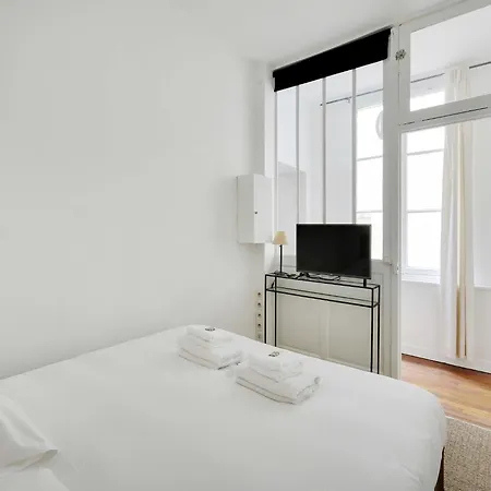 Elegance & Parisian Charm In Heart Of Rive Gauche