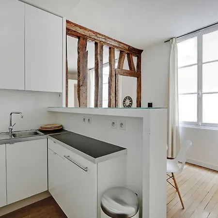 Elegance & Parisian Charm In Heart Of Rive Gauche *